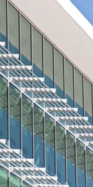 Diseñadas con aluminio resistente y vidrio de alta seguridad, estético impecable